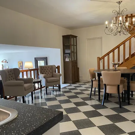 Monpazier Gite מונפזייר